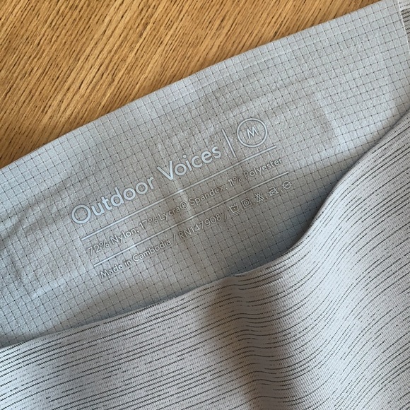 Outdoor Voices Tech Sweat Leggings Size Medium - Picture 2 of 2